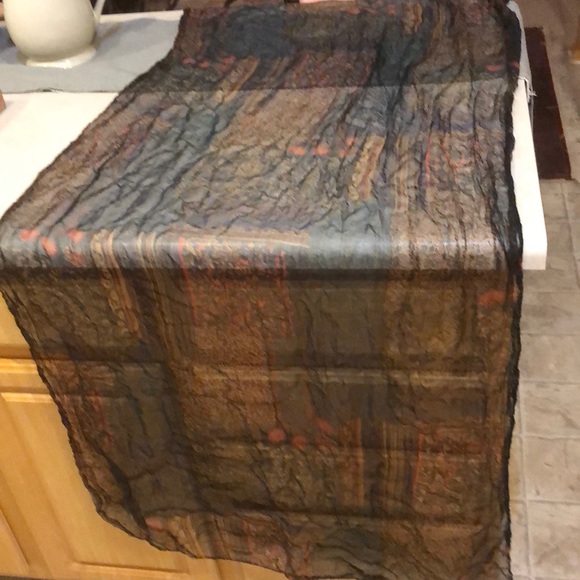 Unknown maker- scarf feels to be of rayon. - Picture 1 of 5